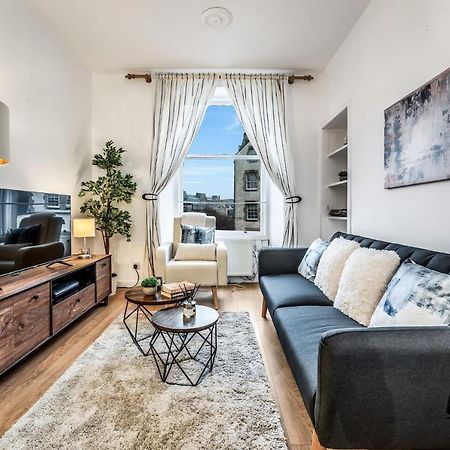 Cosy Grassmarket 2Br-1Ba - Newly Decorated! By Bonjour Residences エディンバラ エクステリア 写真