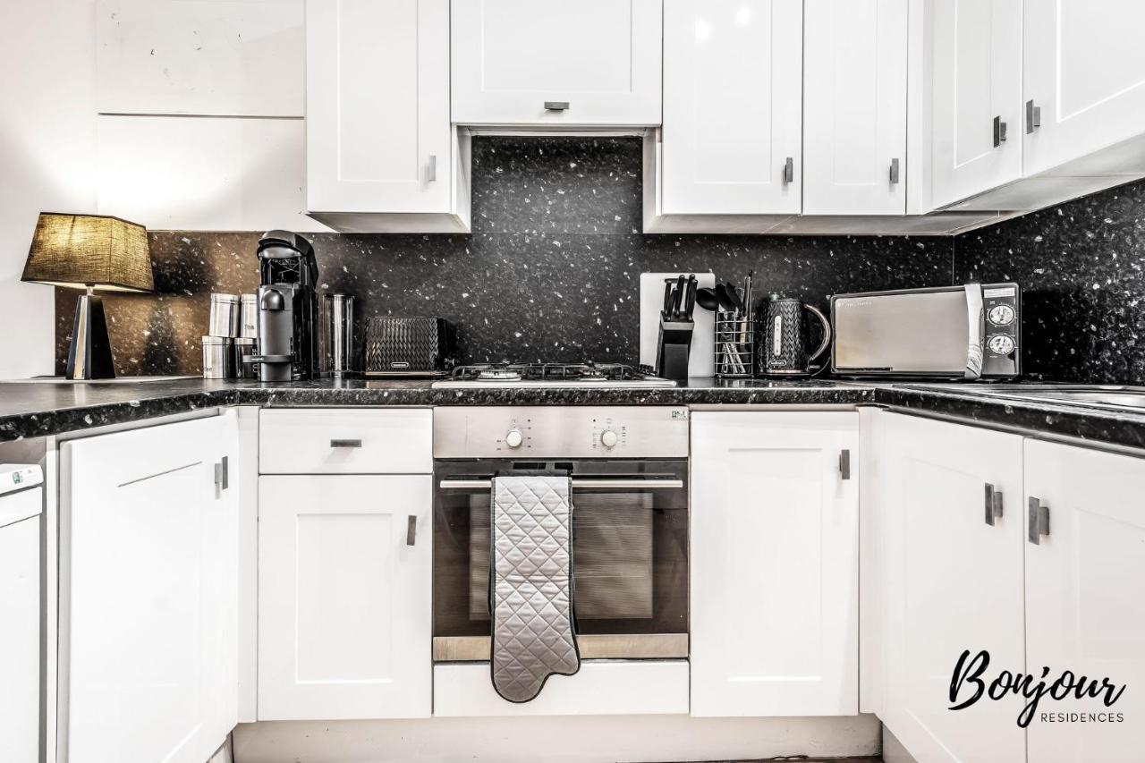 Cosy Grassmarket 2Br-1Ba - Newly Decorated! By Bonjour Residences エディンバラ エクステリア 写真