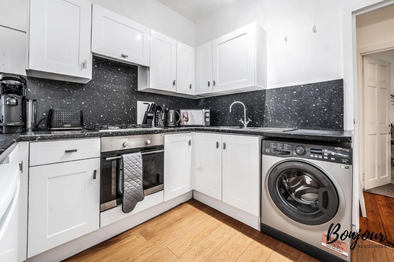 Cosy Grassmarket 2Br-1Ba - Newly Decorated! By Bonjour Residences エディンバラ エクステリア 写真