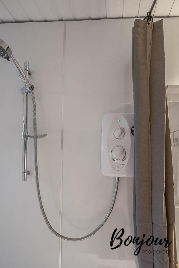 Cosy Grassmarket 2Br-1Ba - Newly Decorated! By Bonjour Residences エディンバラ エクステリア 写真