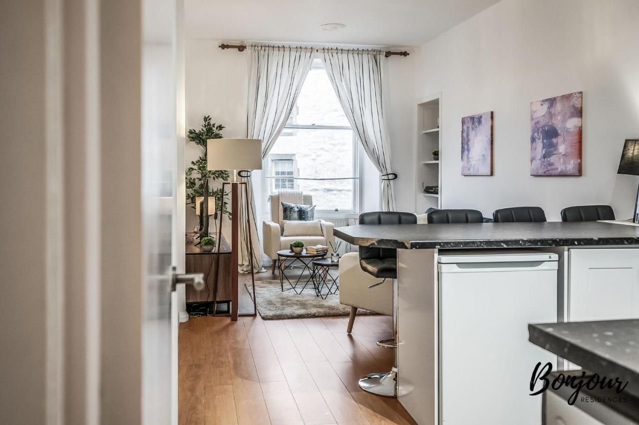 Cosy Grassmarket 2Br-1Ba - Newly Decorated! By Bonjour Residences エディンバラ エクステリア 写真