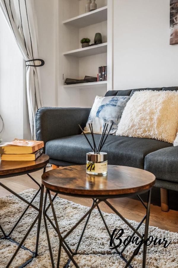 Cosy Grassmarket 2Br-1Ba - Newly Decorated! By Bonjour Residences エディンバラ エクステリア 写真