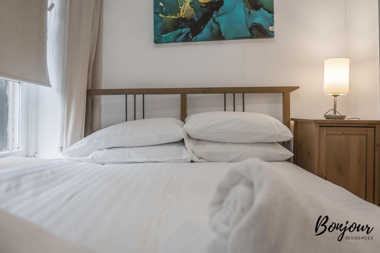 Cosy Grassmarket 2Br-1Ba - Newly Decorated! By Bonjour Residences エディンバラ エクステリア 写真